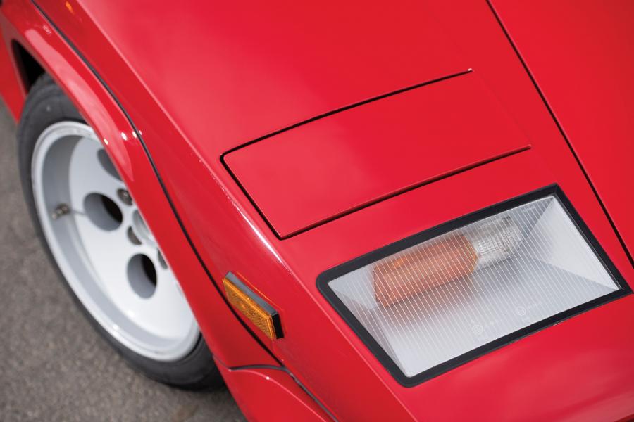 Детали экстерьера Lamborghini Countach LP500 S 1984 года  (фото 12 из 34)
